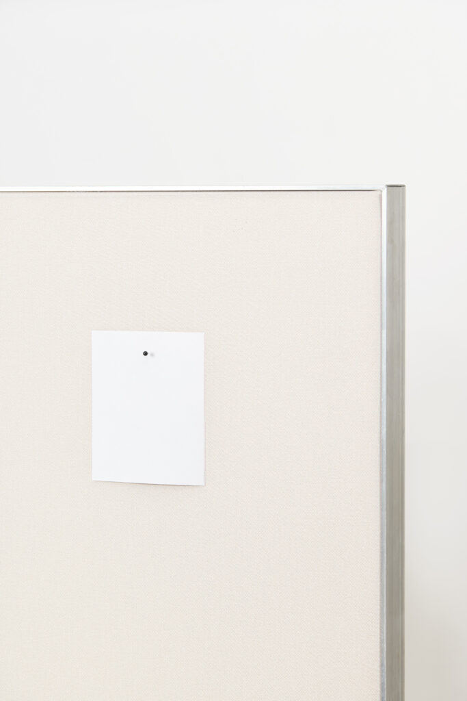 Akuart-Image-Bank-Packshots-Mobile-Writing-Board-Image-14