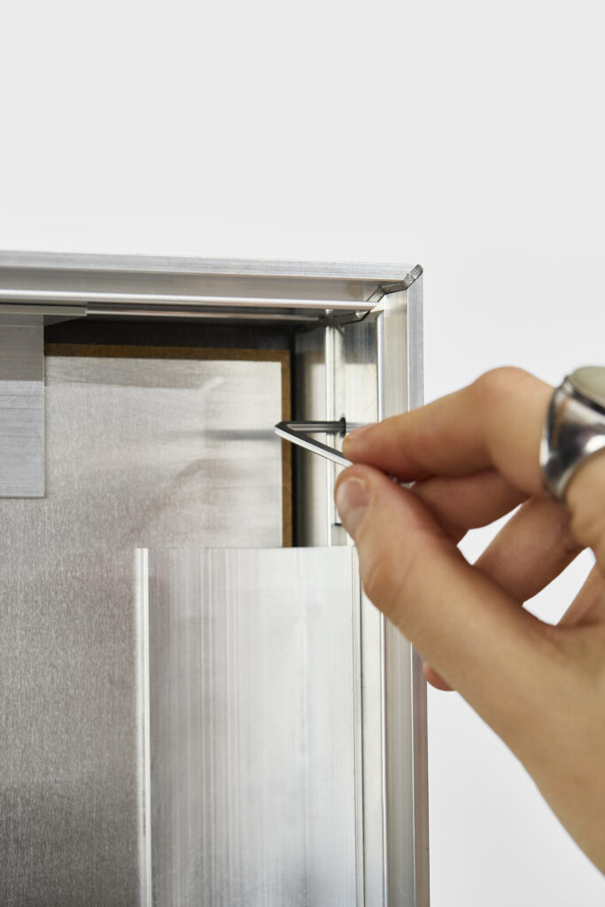 Akuart-Image-Bank-Packshots-Mobile-Writing-Board-Image-24