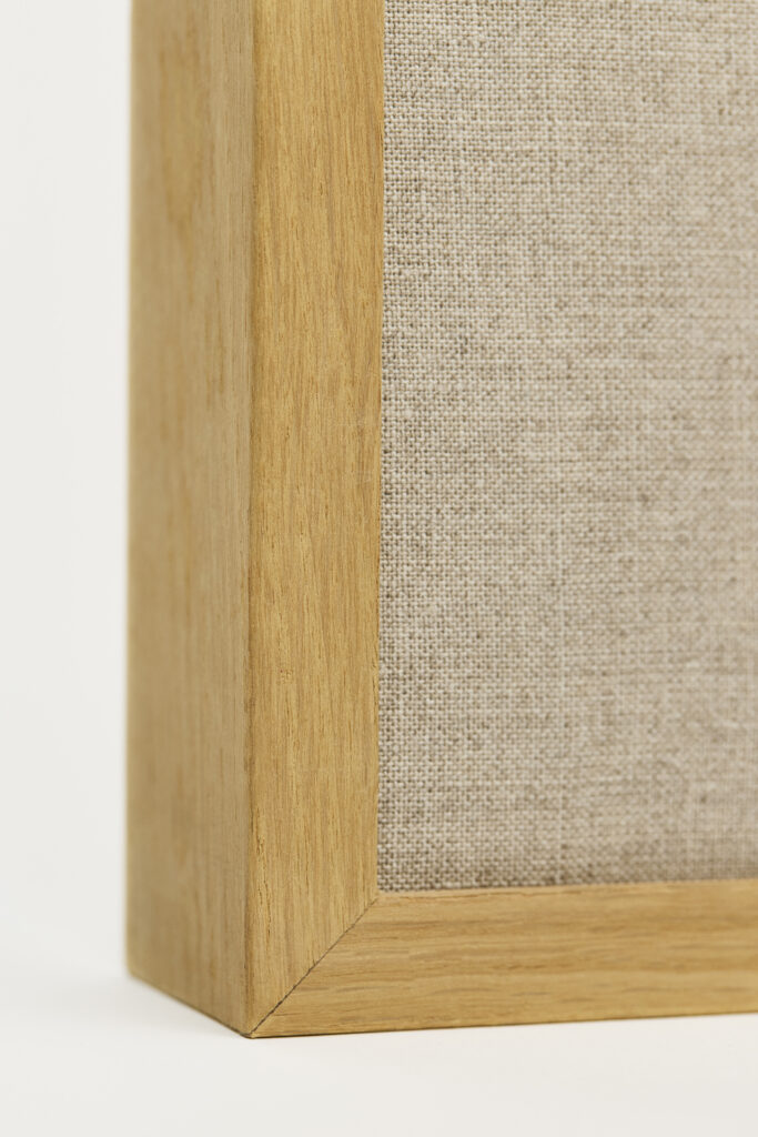 Akuart-Image-Bank-Packshots-Mojo-Pinboard-Image-5