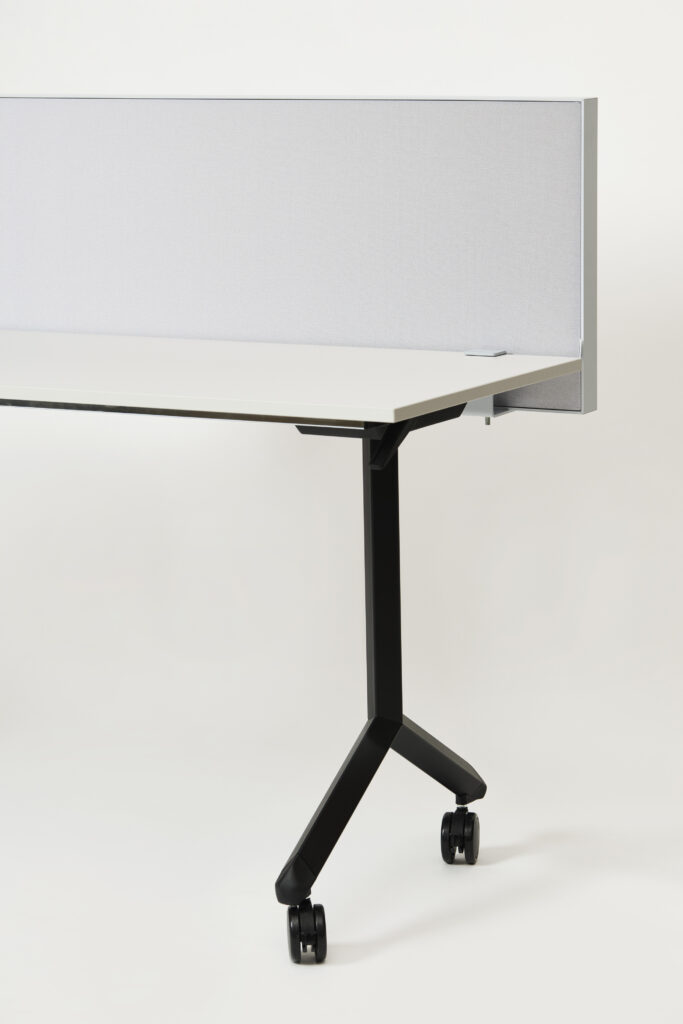 Akuart-Image-Bank-Packshots-Supersonic-Desk-Screen-Image-3