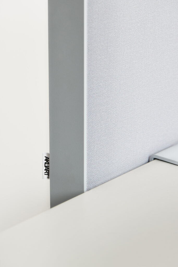 Akuart-Image-Bank-Packshots-Supersonic-Desk-Screen-Image-6