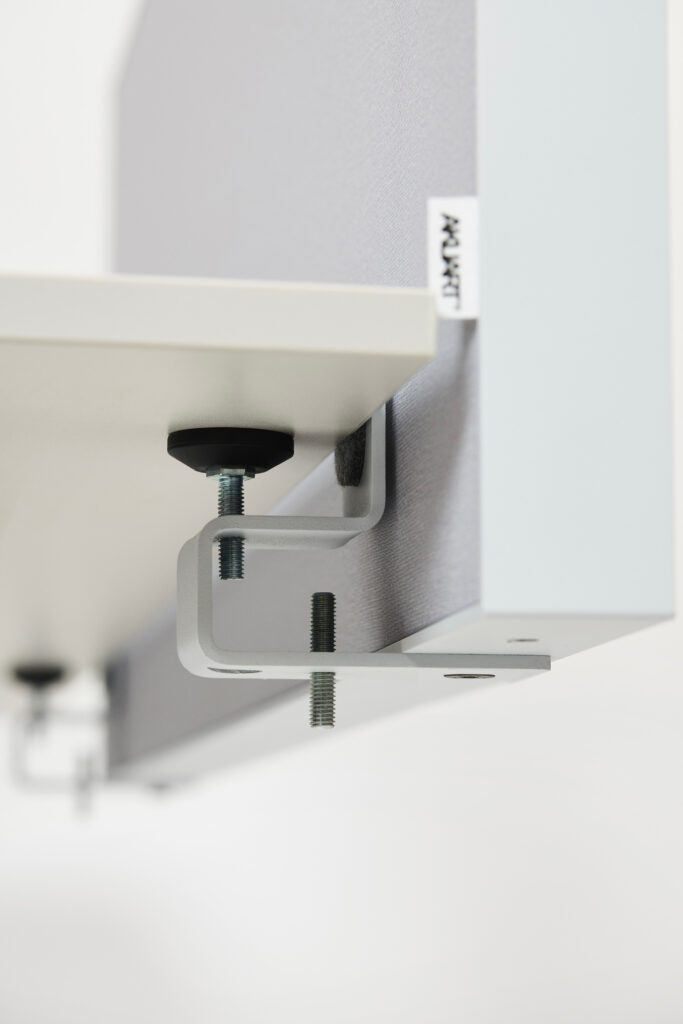 Akuart-Image-Bank-Packshots-Supersonic-Desk-Screen-Image-8