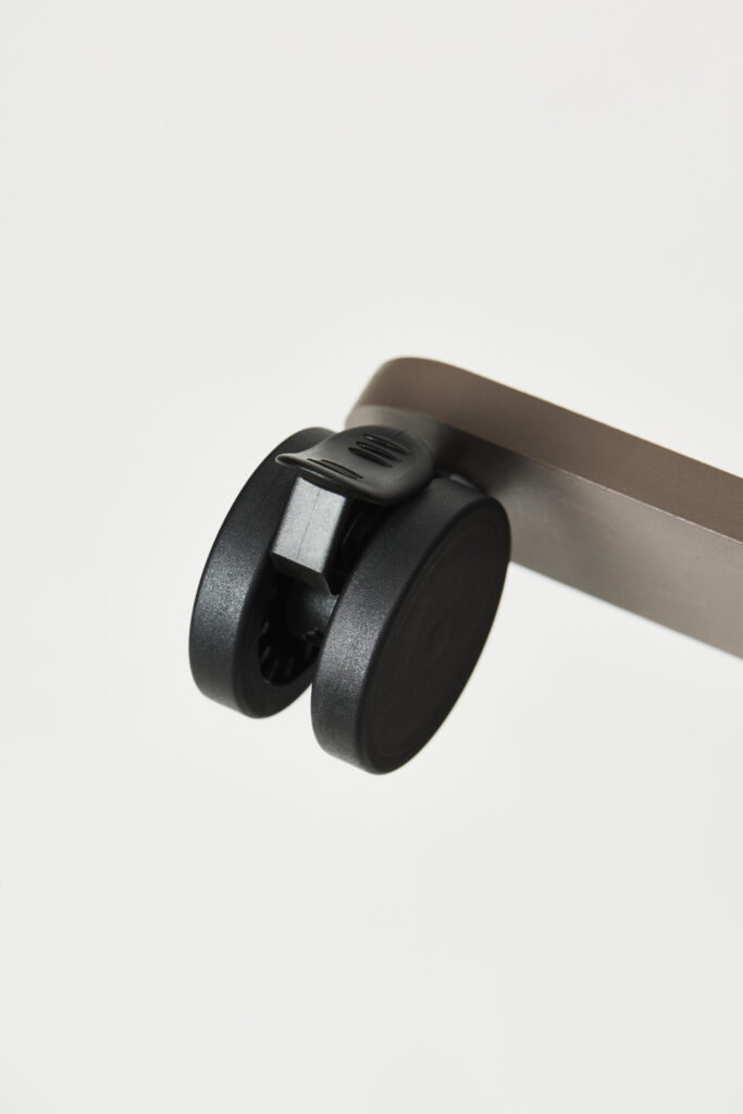 Akuart-Image-Bank-Packshots-Supersonic-Floor-Screen-Image-10