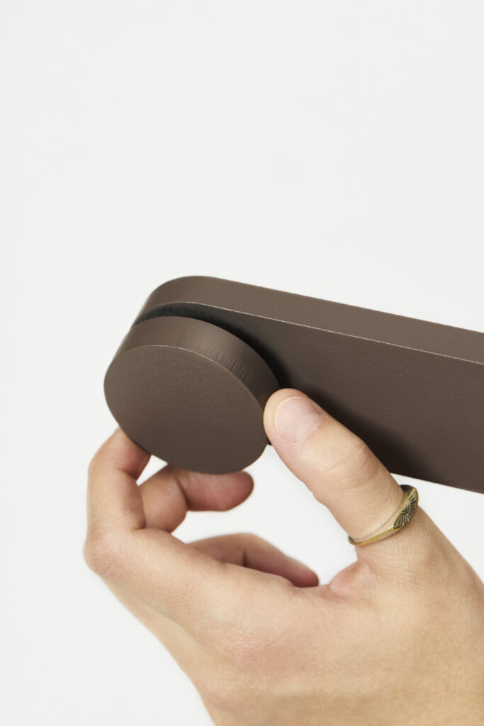 Akuart-Image-Bank-Packshots-Supersonic-Floor-Screen-Image-13