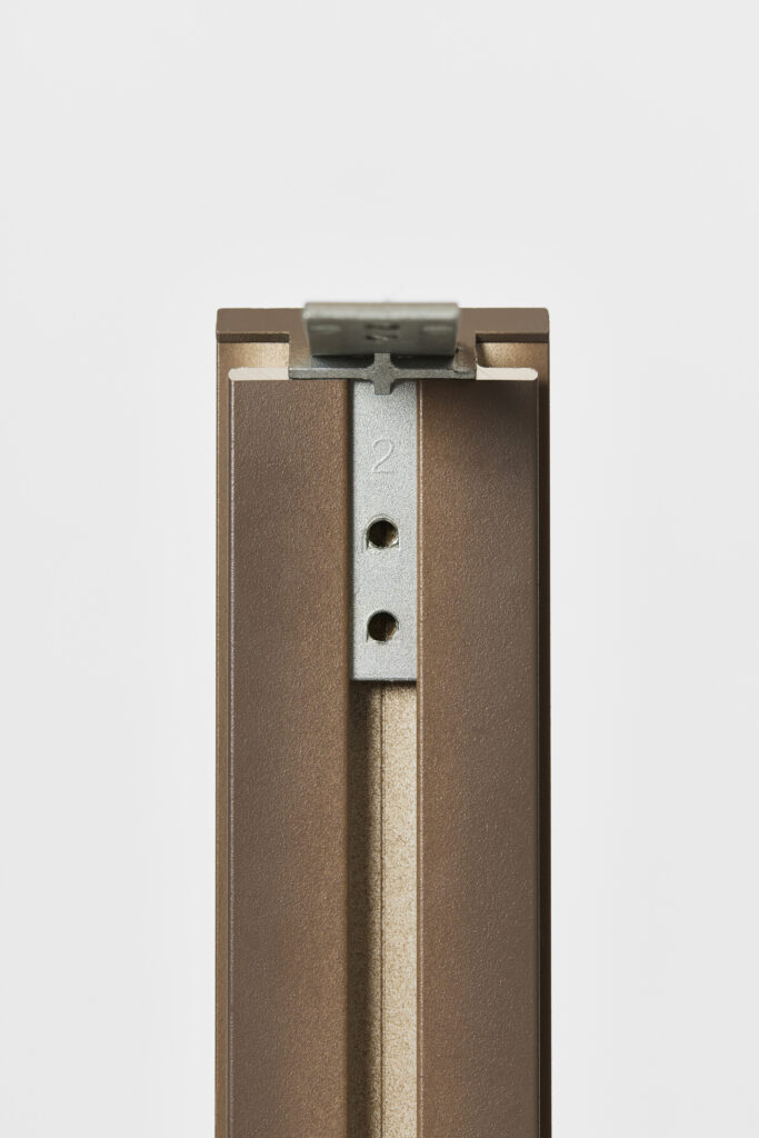 Akuart-Image-Bank-Packshots-Supersonic-Floor-Screen-Image-30