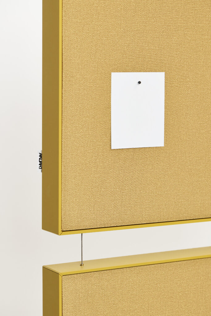 Akuart-Image-Bank-Packshots-Supersonic-Vertical-Suspended-Screen-Image-11