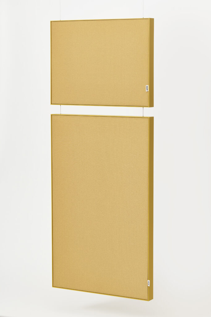 Akuart-Image-Bank-Packshots-Supersonic-Vertical-Suspended-Screen-Image-3