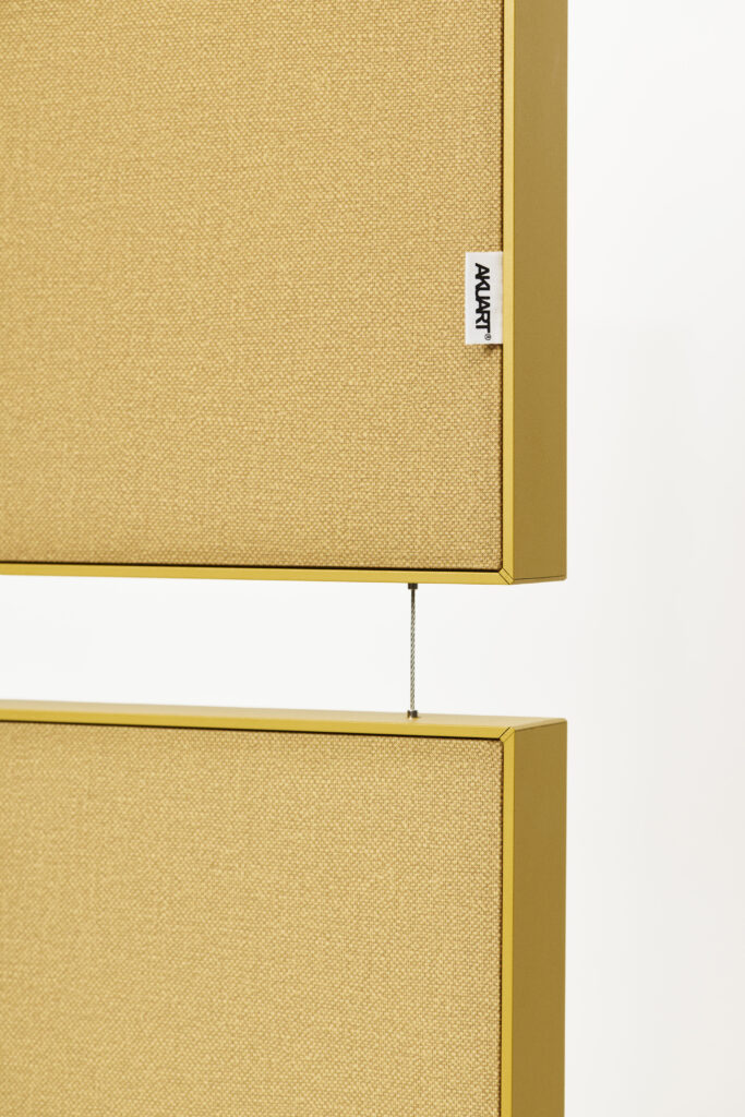 Akuart-Image-Bank-Packshots-Supersonic-Vertical-Suspended-Screen-Image-4