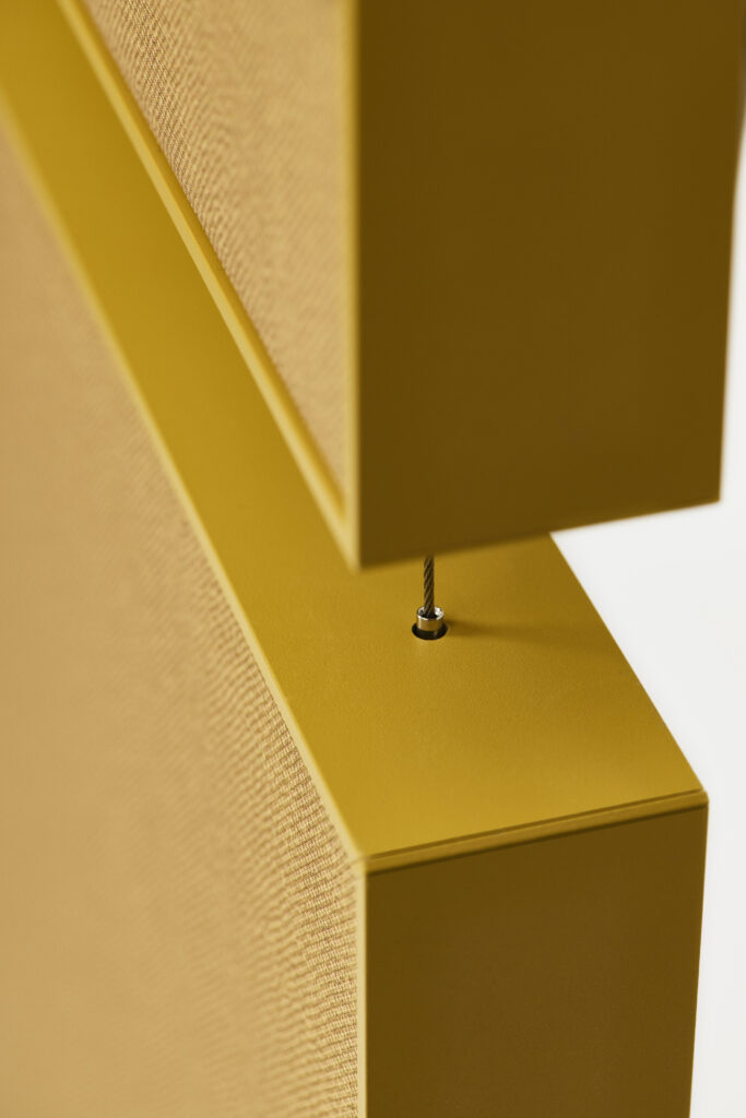 Akuart-Image-Bank-Packshots-Supersonic-Vertical-Suspended-Screen-Image-9