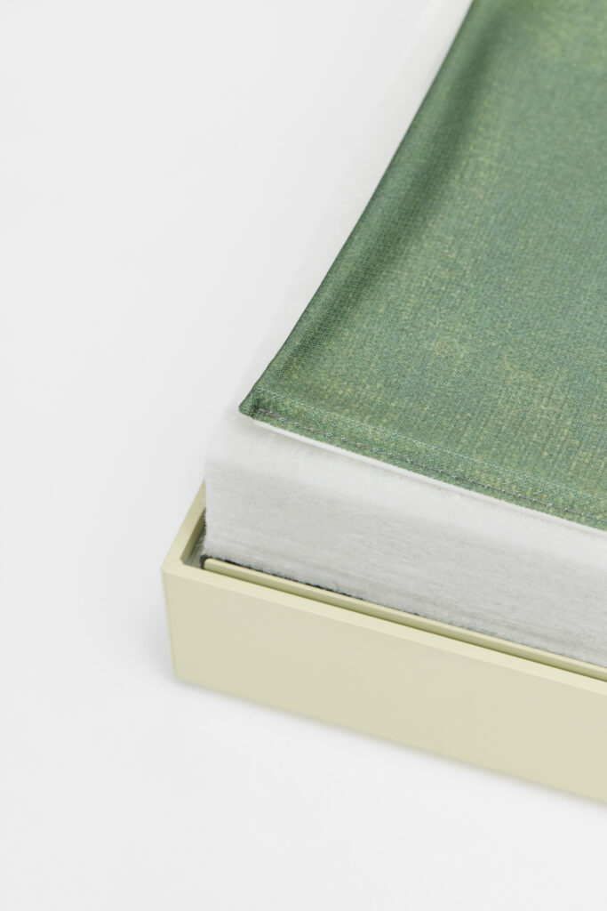 Akuart-Image-Bank-Packshots-Wall-Panel-Artwork-Image-15
