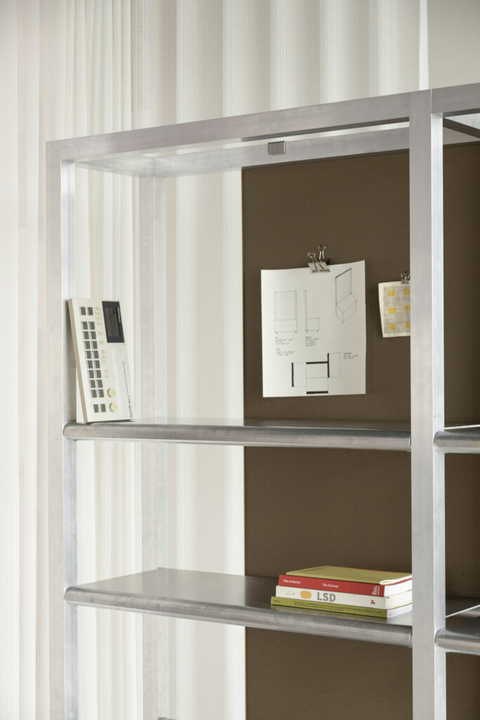 Akuart-Image-Bank-Lifestyle-Control-Image-2