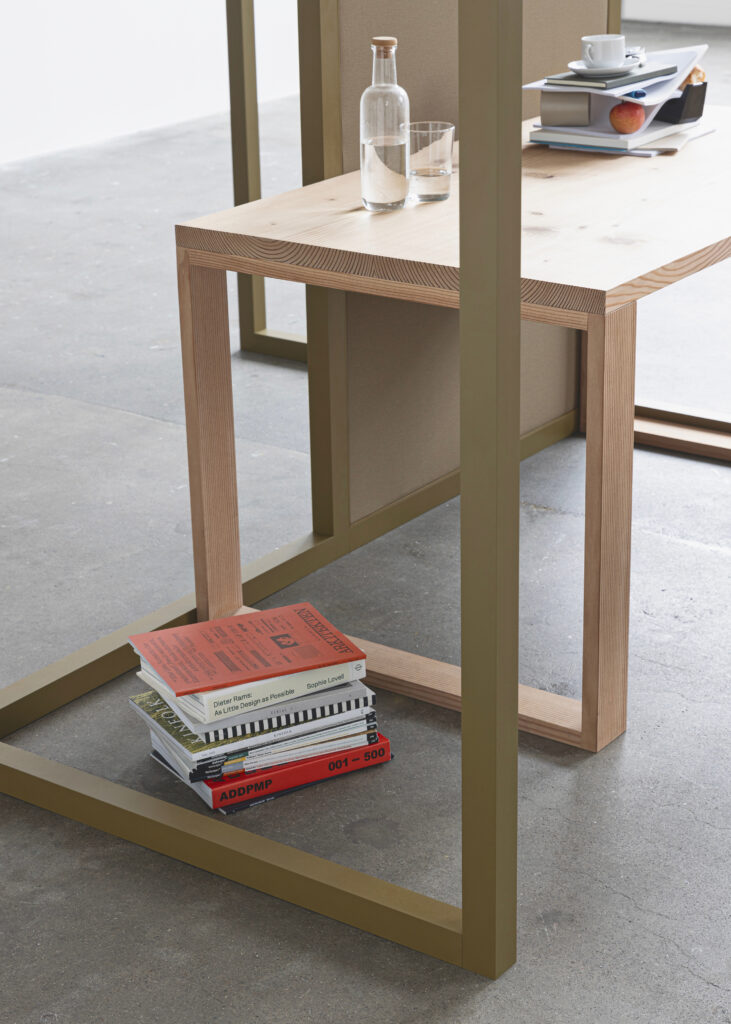 Akuart-Image-Bank-Lifestyle-In-Your-Room-Image-18