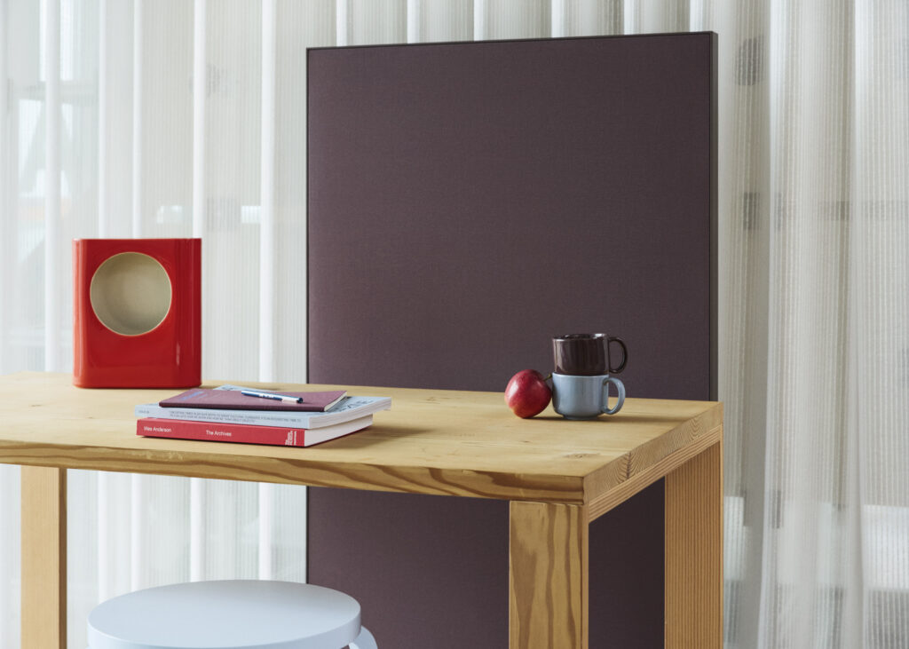 Akuart-Image-Bank-Lifestyle-Supersonic-Floor-Screen-Image-15