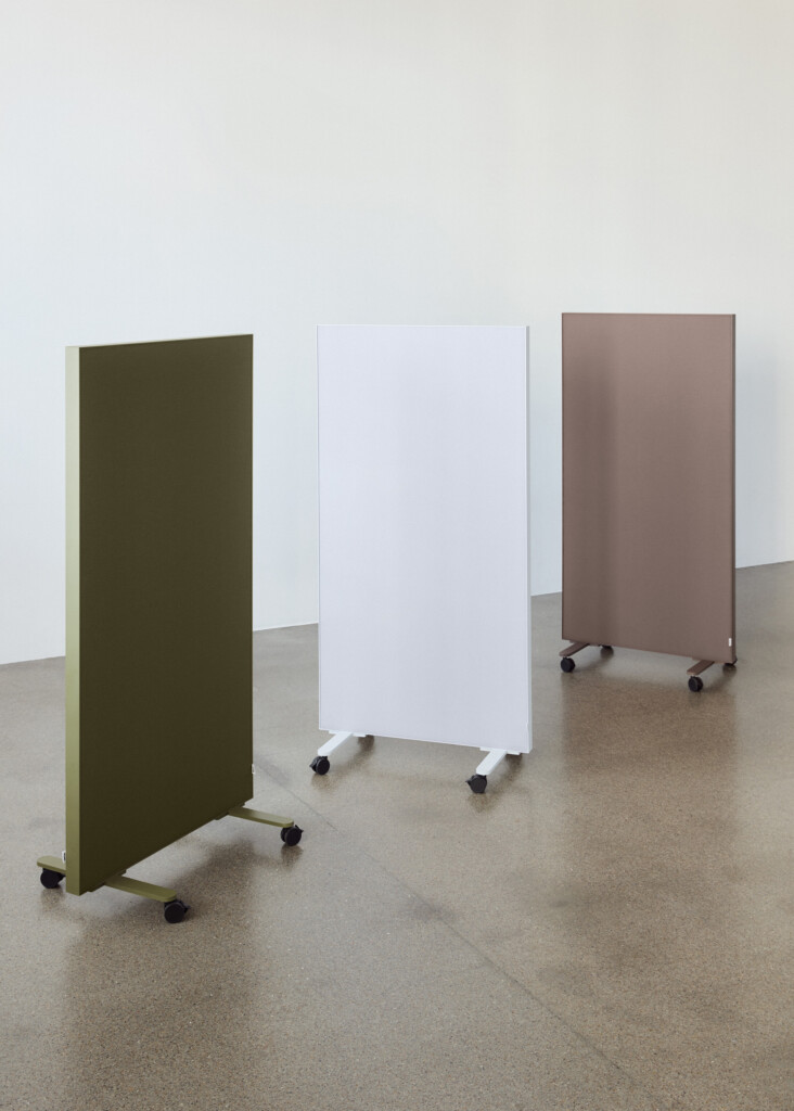 Akuart-Image-Bank-Lifestyle-Supersonic-Floor-Screen-Image-37