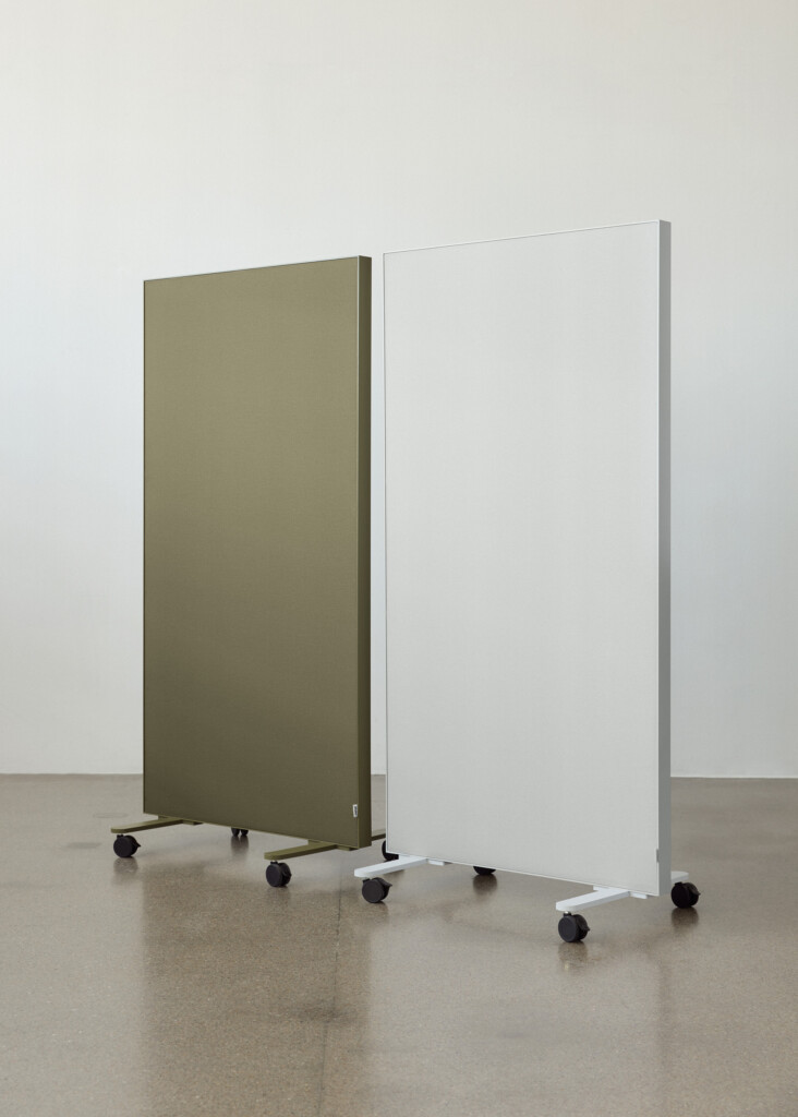 Akuart-Image-Bank-Lifestyle-Supersonic-Floor-Screen-Image-38