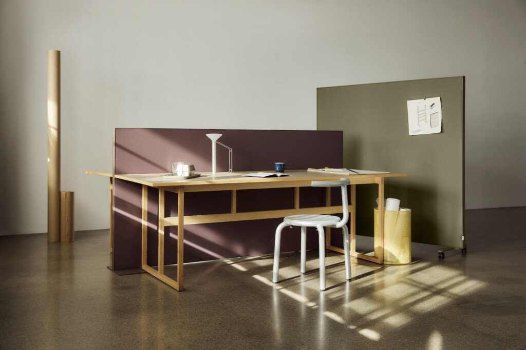 Akuart-Image-Bank-Lifestyle-Supersonic-Floor-Screen-Image-44