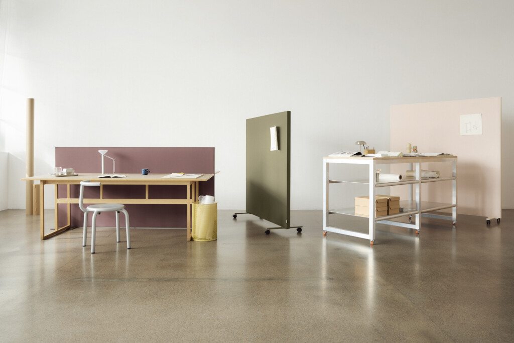 Akuart-Image-Bank-Lifestyle-Supersonic-Floor-Screen-Image-45