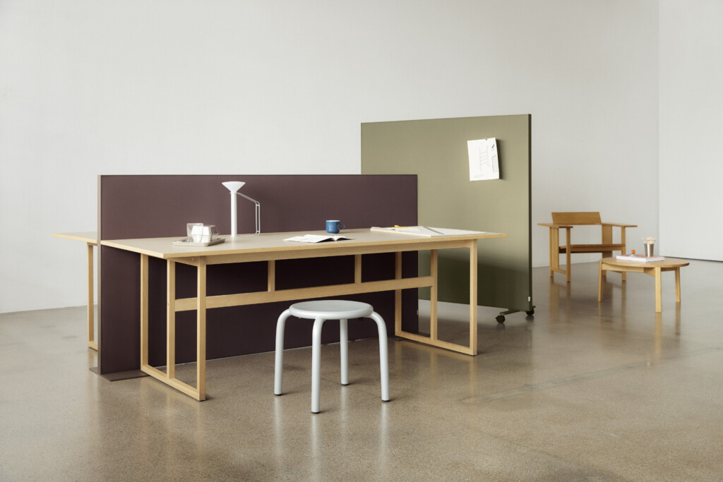 Akuart-Image-Bank-Lifestyle-Supersonic-Floor-Screen-Image-46