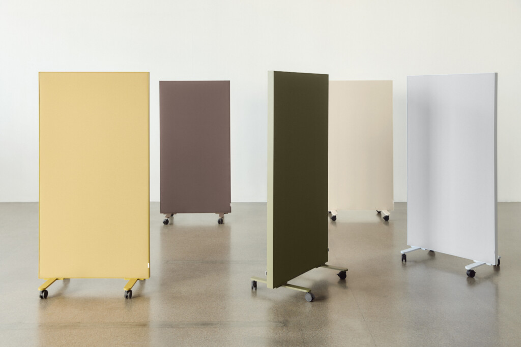 Akuart-Image-Bank-Lifestyle-Supersonic-Floor-Screen-Image-53