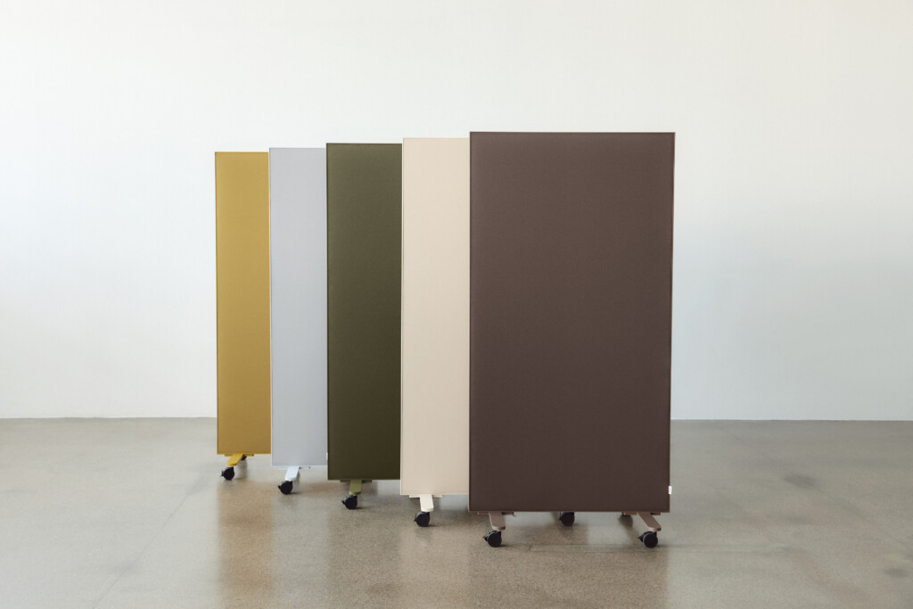 Akuart-Image-Bank-Lifestyle-Supersonic-Floor-Screen-Image-55