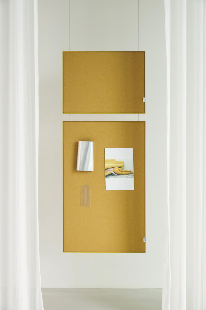 Akuart-Image-Bank-Lifestyle-Supersonic-Vertical-Suspended-Screen-Image-5